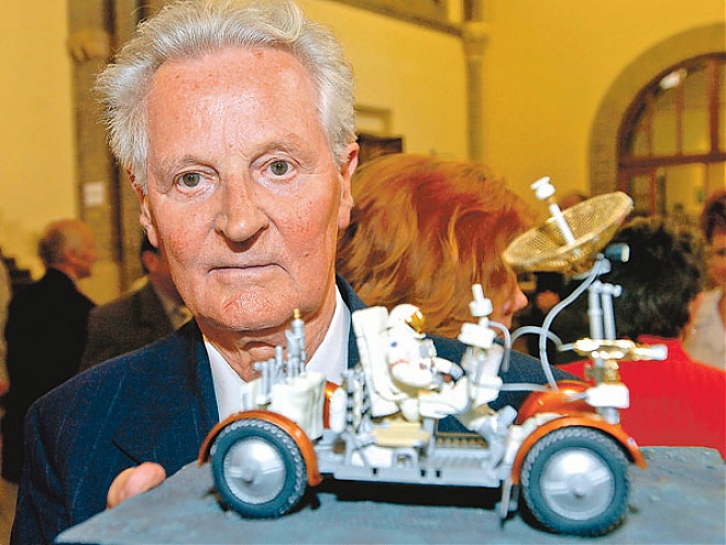 pavlics-holdjaro-auto-1