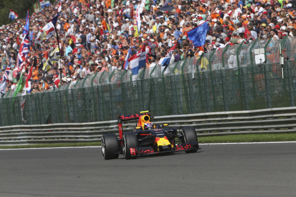 verstappen-spa-tribun