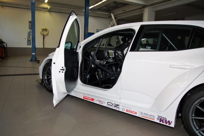 Photo-R2-09-2017-1-Mid-1024x683