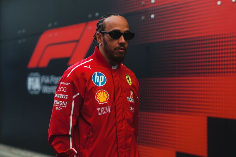 f1-hamilton-ferrari
