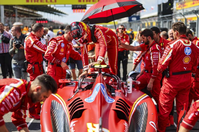 16-scuderia-ferrari-hungary-gp-sunday_9a96c284-08fc-4a16-854d-c7627d39a5d3_resize