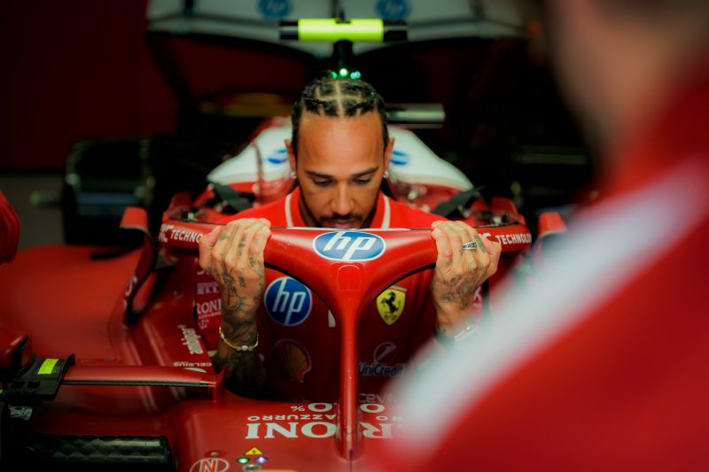 f1-hamilton-ferrari