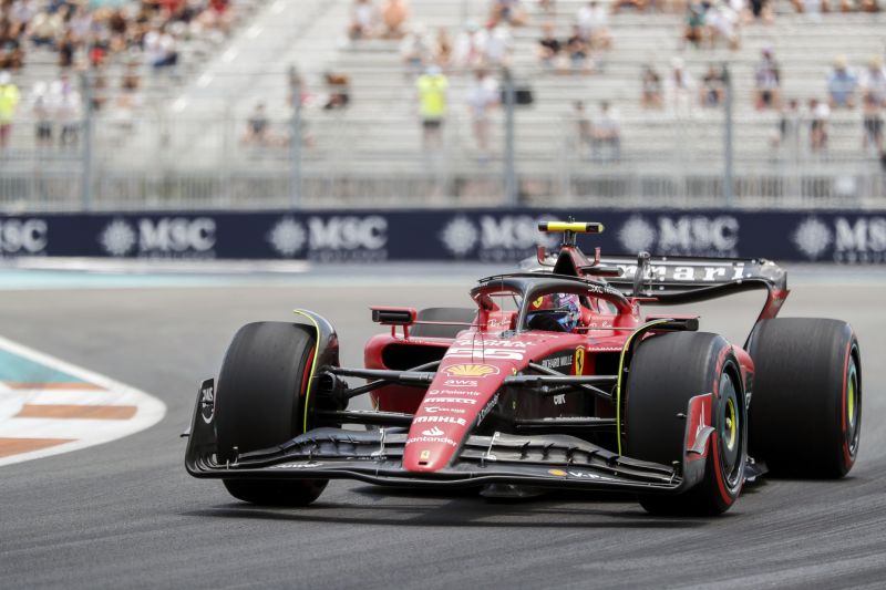 f1-ferrari-sainz-miami