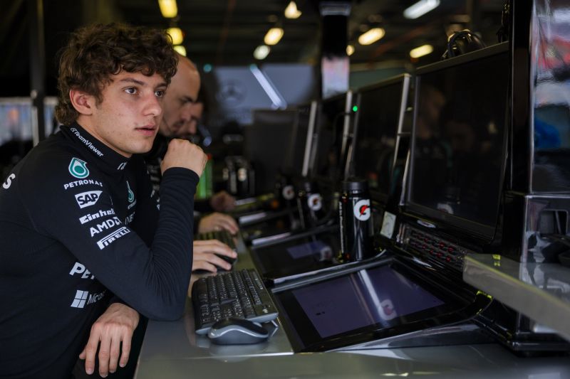M581329_Australian_Grand_Prix__Friday__Sam_Bloxham_resize