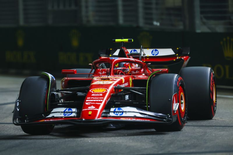 f1-ferrari-sainz-szingapúr