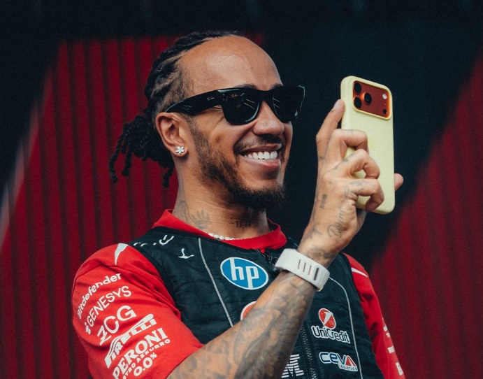 f1-hamilton-ferrari_2