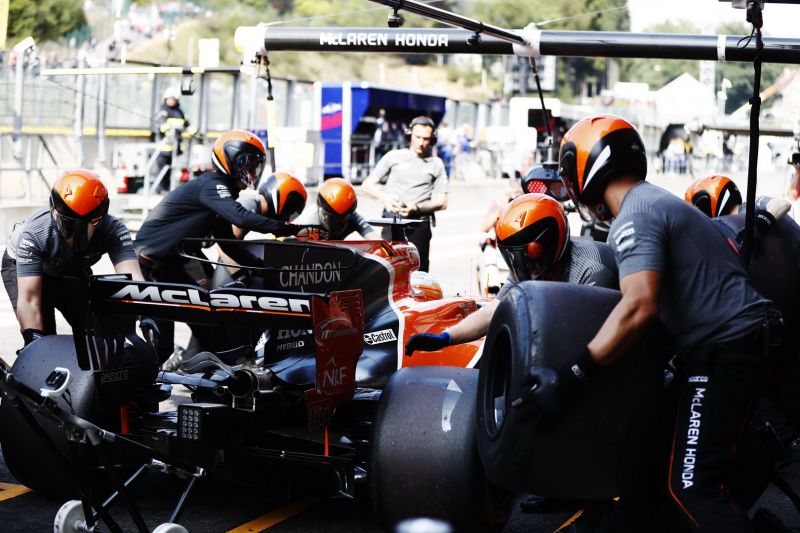 mclaren-szeptemberben-dont-a-motorrol