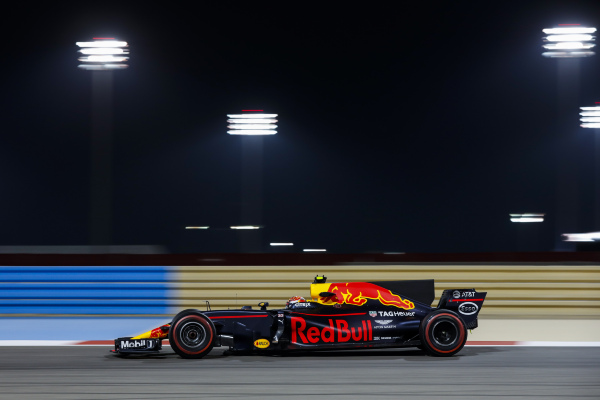 verstappen-bahrein-2017-szabadedzes