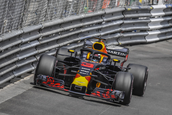 ricciardo-a-monacoi-edzesekrol-2018