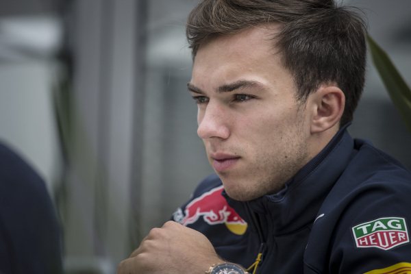 gasly-red-bull-gp2-2016