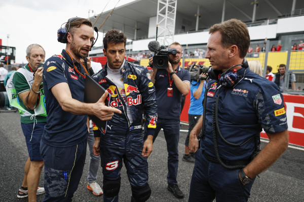 horner-ricciardo-japan-nagydij-rajtracs-2016