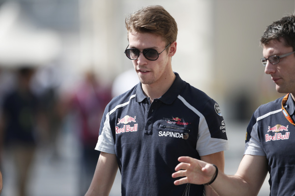 kvjat-abu-dhabi-paddock-2016