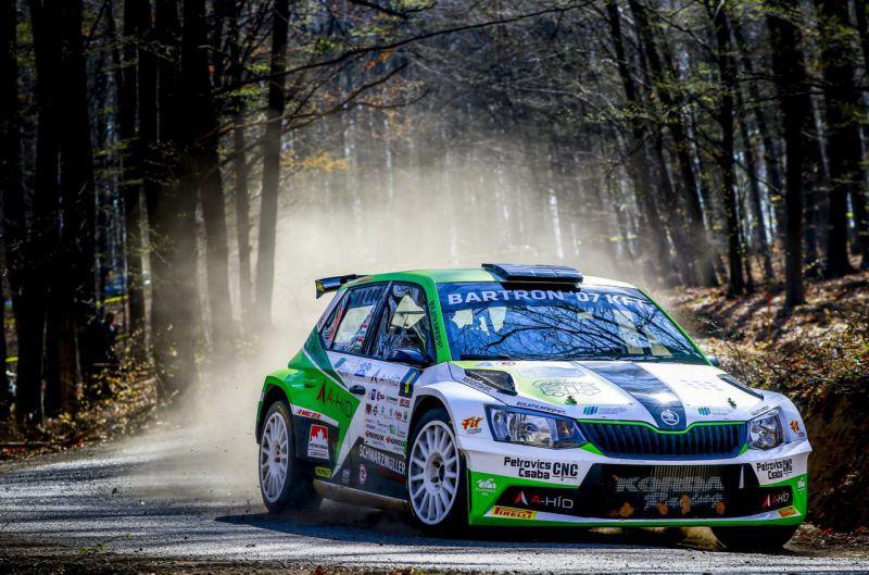 8cypv9bjdx8jg0nfwhuj_lg_1