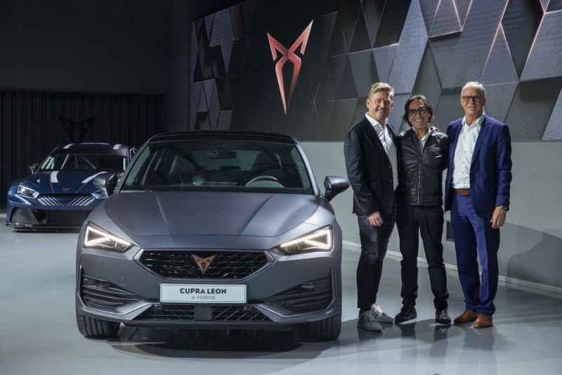 CUPRA-opens-the-doors-of-its-new-headquarters-with-the-debut-of-the-first-CUPRA-Leon_10_HQ