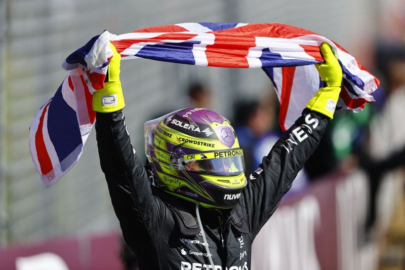 hamilton-silverstone-win-3