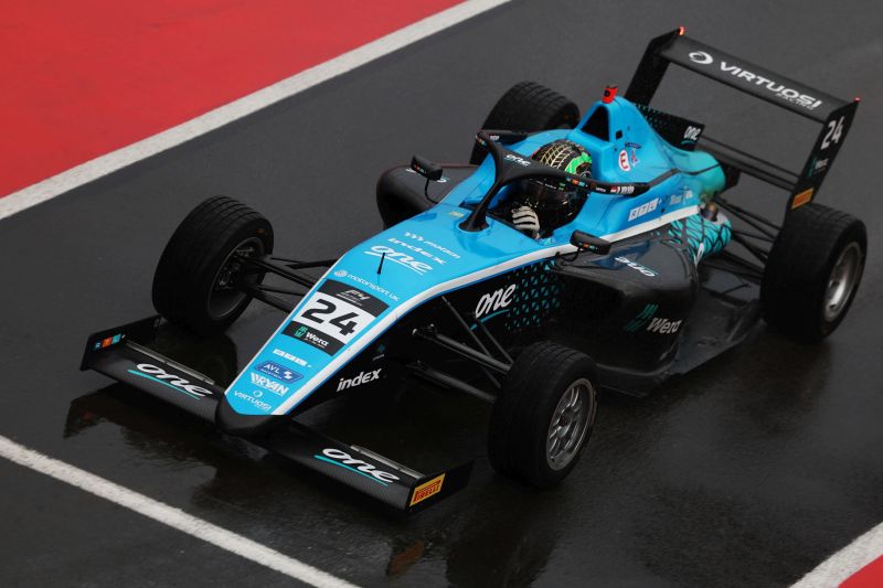 Molnar_Martin_brit_F4_Donington_2