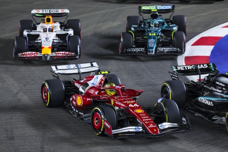 hamilton-singapore-3