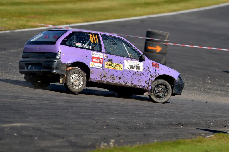 Bérces Márk_01_EZ KELL MINDENKÉPP_resize