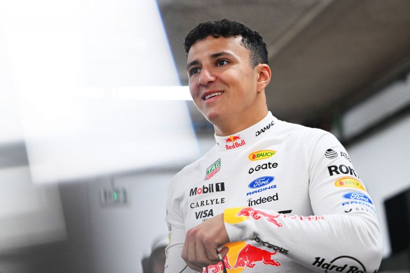 hadjar-redbull-v8-2026-1