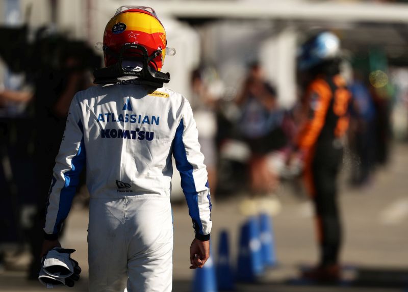 sainz-back