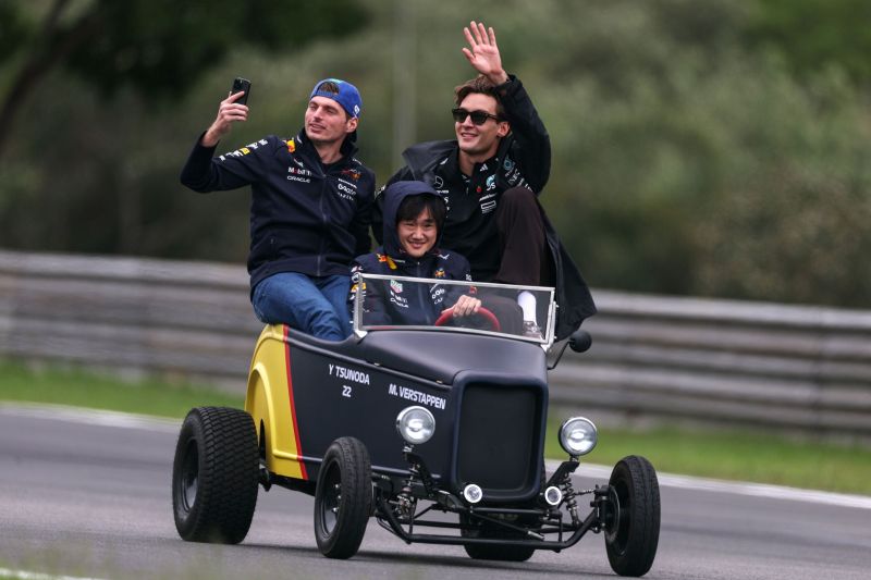 verstappen-russell-2025