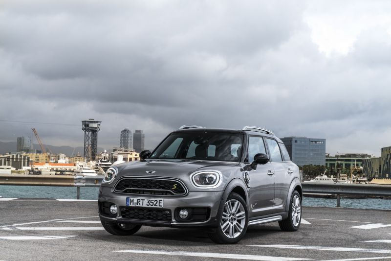 2017-mini-cooper-s-e-countryman-1