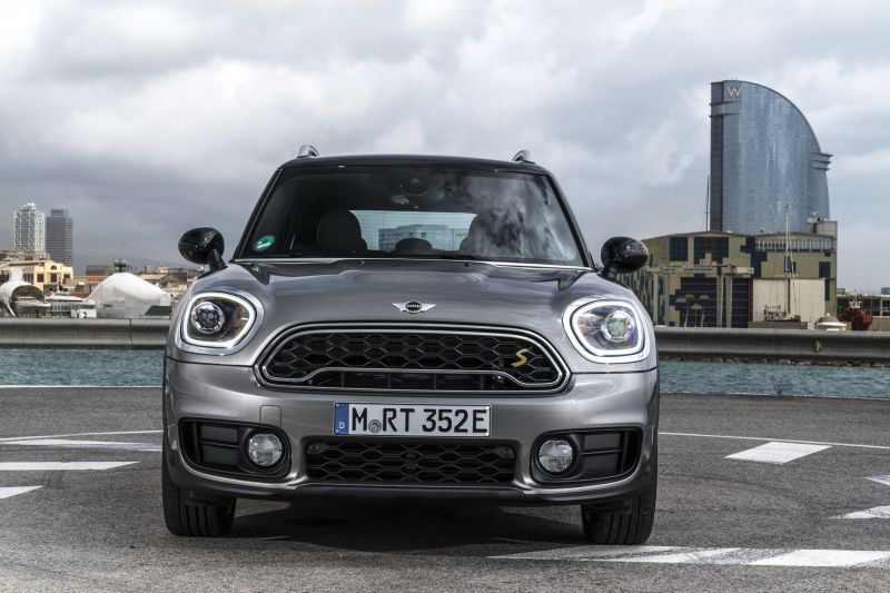 2017-mini-cooper-s-e-countryman-2