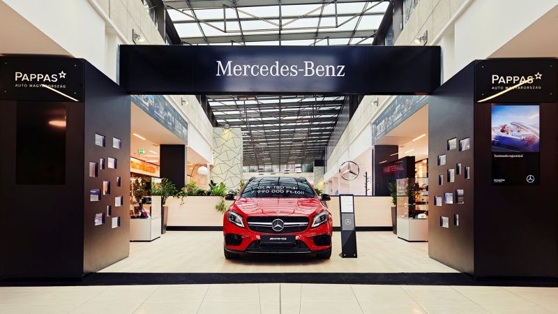 Mercedes-Benz Pop Up Store - MOM Park