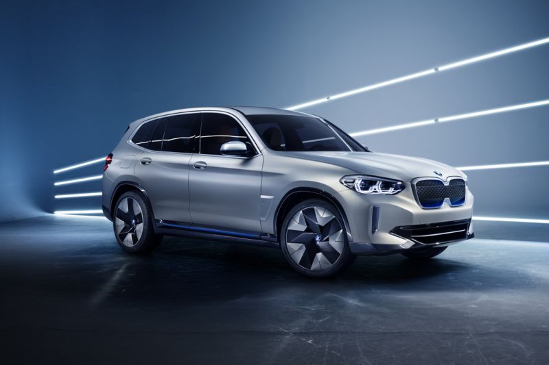 P90301493_highRes_bmw-concept-ix3-04-2_resize