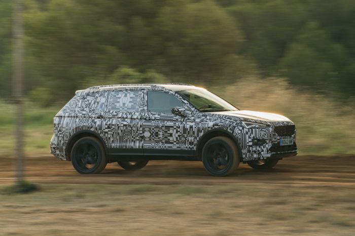 SEAT-Tarraco-on-and-off-road-performance-in-detail_001_HQ_small