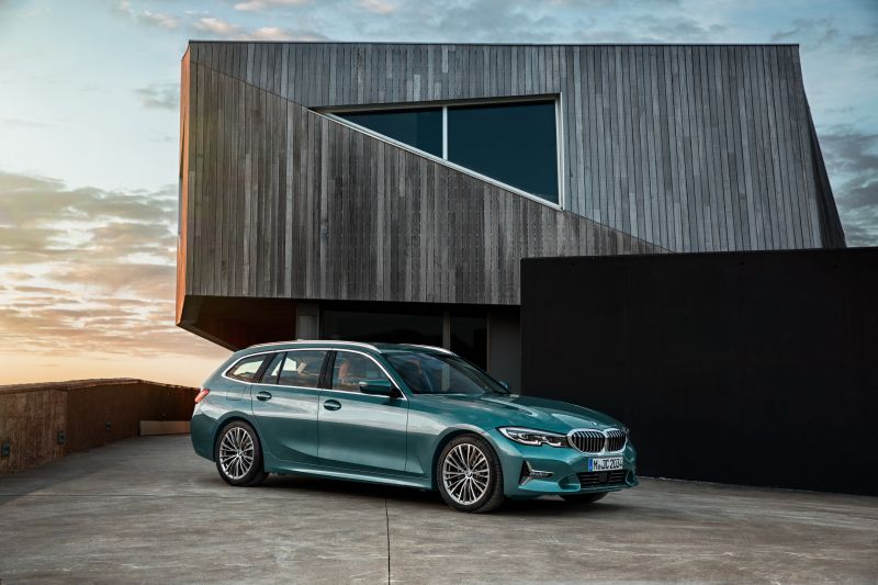 P90352613_highRes_the-new-bmw-3-series_resize