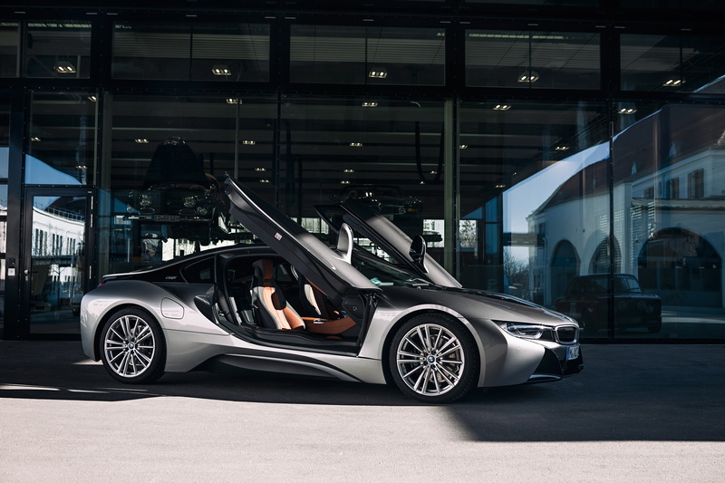 P90385443_highRes_the-bmw-i8-from-visi_resize