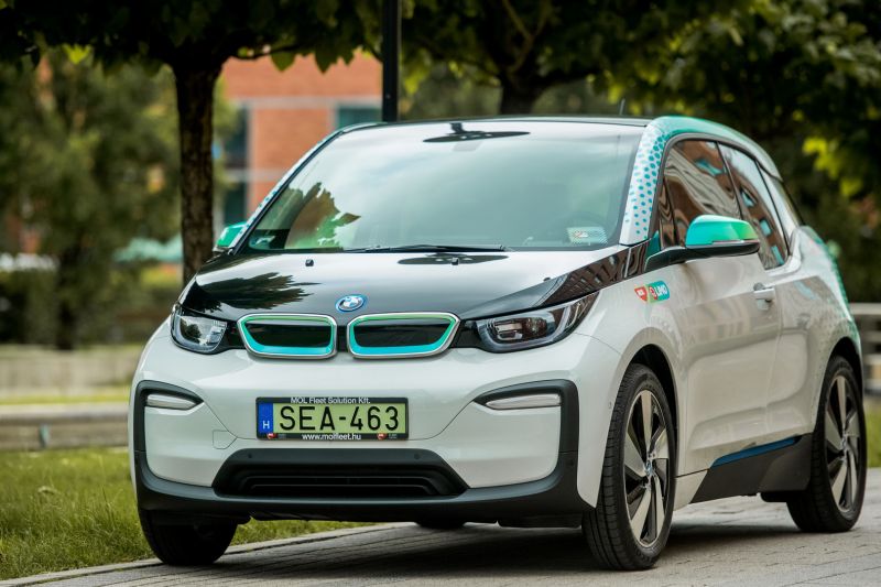 P90391738_highRes_bmw-i3-in-mol-limo-s_resize