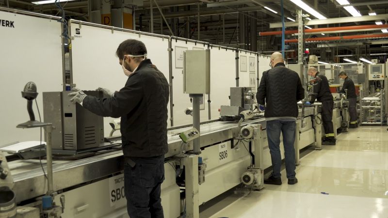 SEAT-starts-the-production-of-emergency-ventilators-at-its-Martorell-facilities_03_HQ