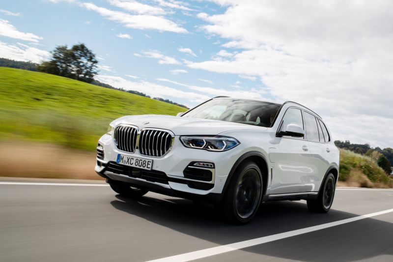 P90374941_highRes_the-new-bmw-x5-xdriv_resize