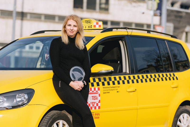 fotaxi-ev-taxisoforje-zsuzsa-2021