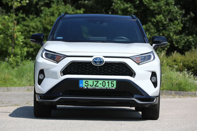 menetproba-toyota-rav4-phev-selection-vip-01