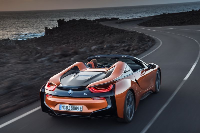 P90285378_highRes_the-new-bmw-i8-roads_resize