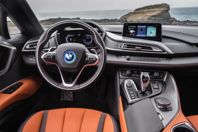P90285395_highRes_the-new-bmw-i8-roads_resize