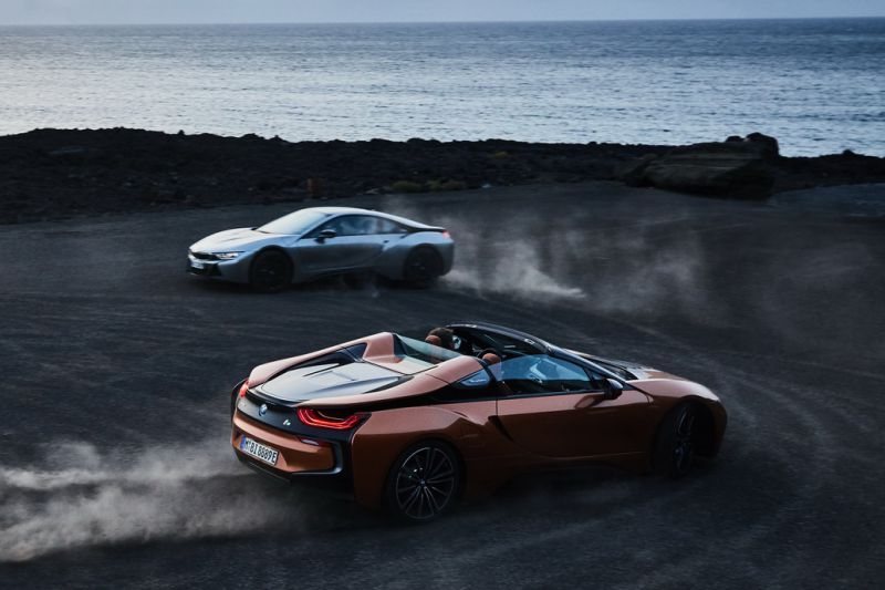 P90285402_highRes_the-new-bmw-i8-roads_resize