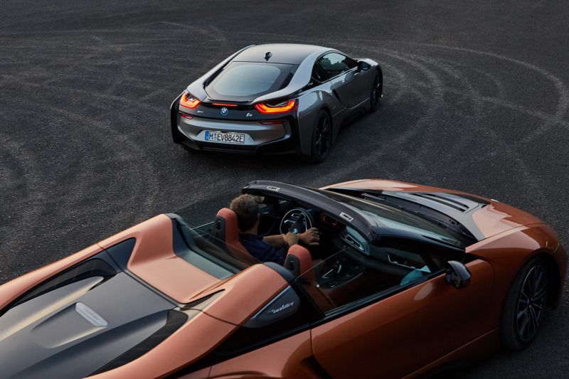 P90285404_highRes_the-new-bmw-i8-roads_resize