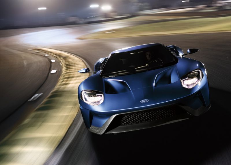 ford-gt-2017-on-track