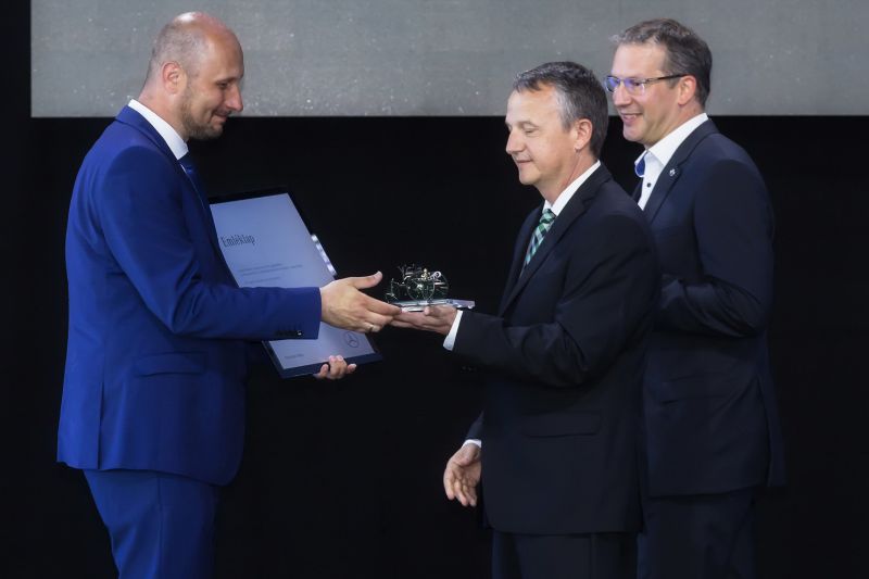 mercedes-jaszbereny-02