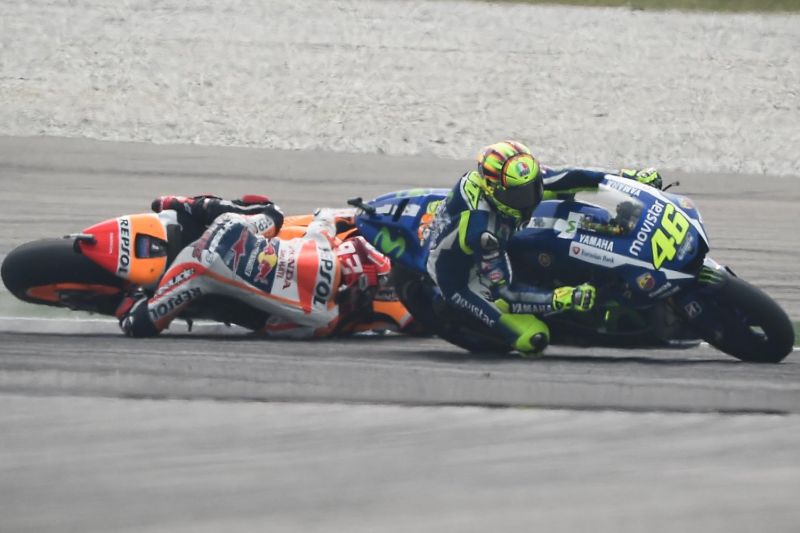 rossi-marquez crash_malaysia